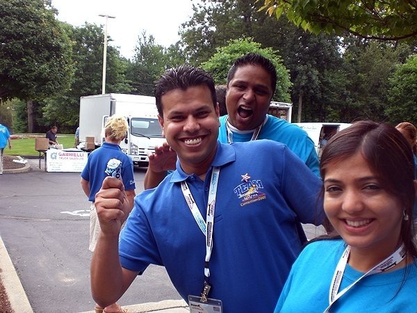 I'm Advertising mentos Evan Uday and Prarthana